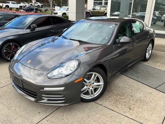 2015 Porsche Panamera 4