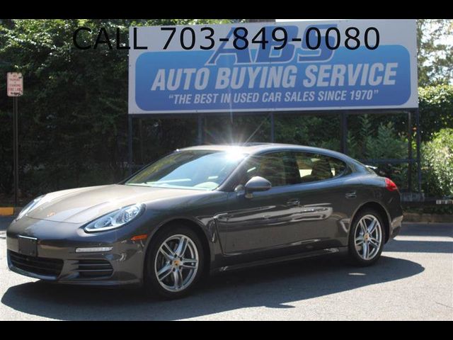 2015 Porsche Panamera 4