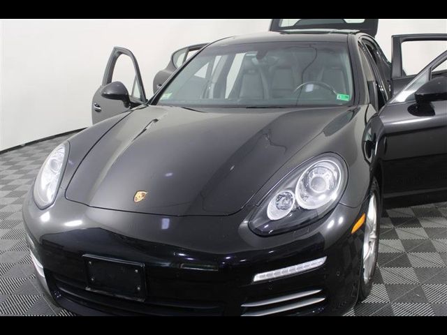 2015 Porsche Panamera 
