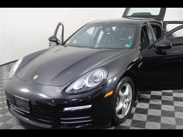 2015 Porsche Panamera 