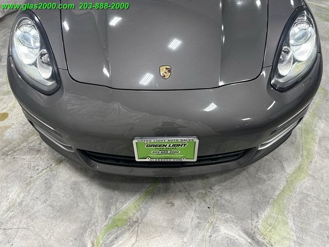 2015 Porsche Panamera Base