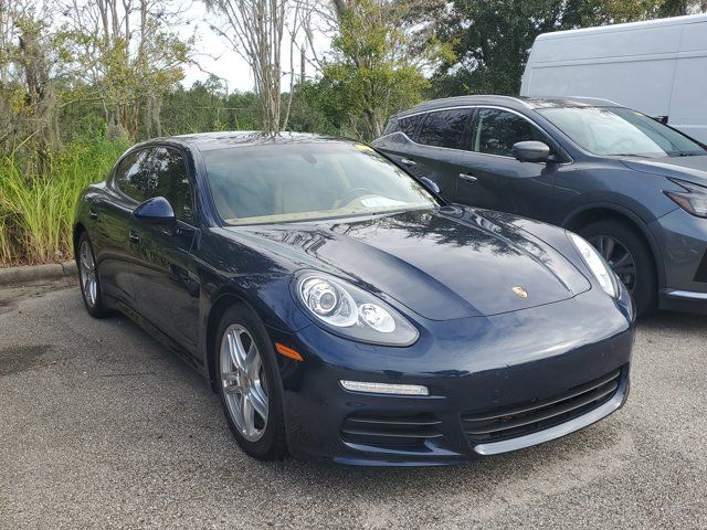 2015 Porsche Panamera 4