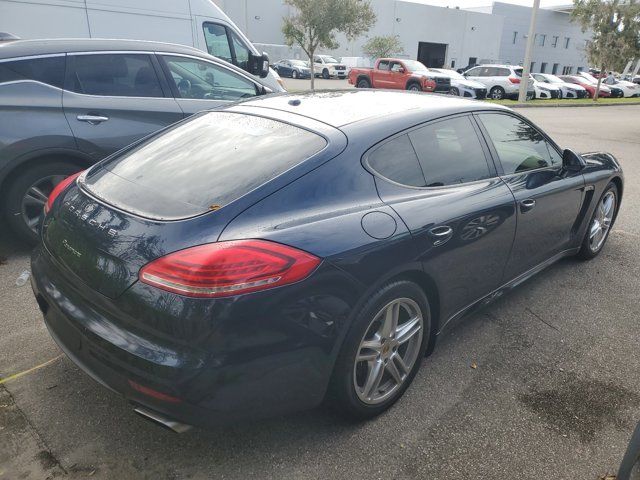 2015 Porsche Panamera 4