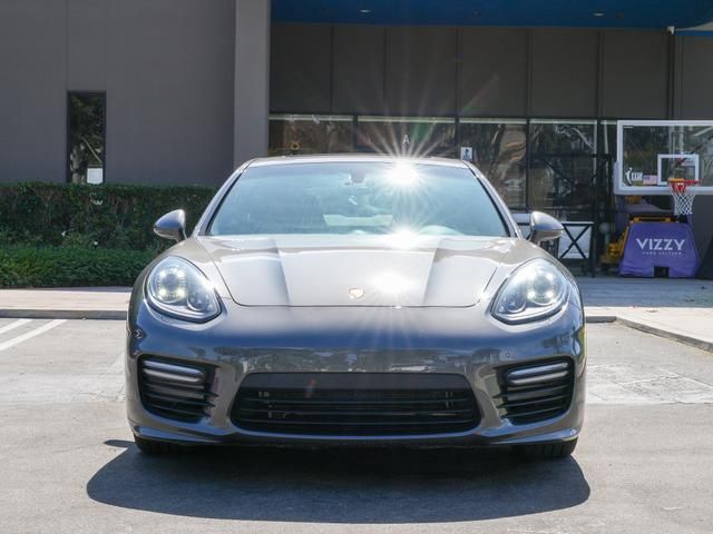 2015 Porsche Panamera GTS