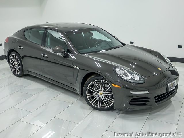 2015 Porsche Panamera Base