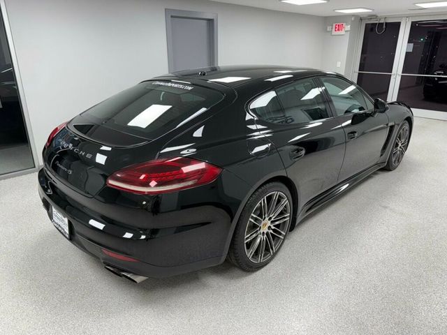 2015 Porsche Panamera 