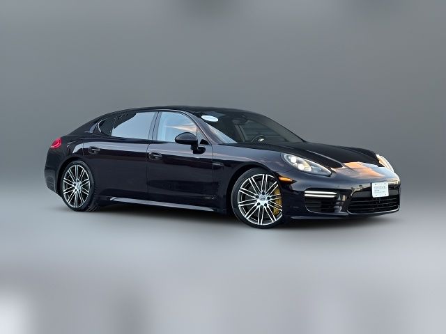 2015 Porsche Panamera 