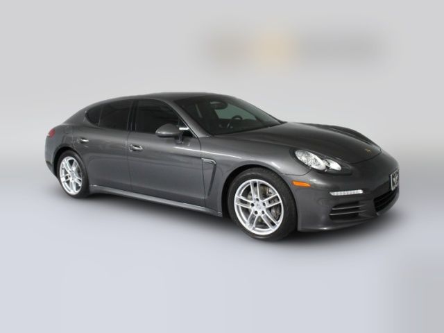 2015 Porsche Panamera 4