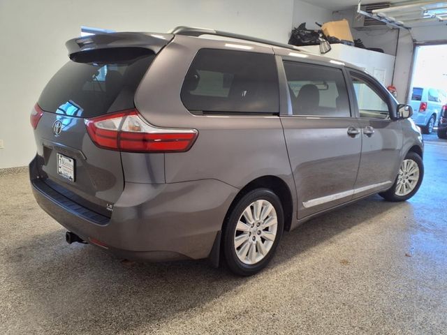 2015 Toyota Sienna LE