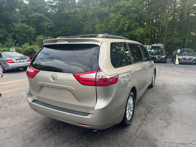 2015 Toyota Sienna 