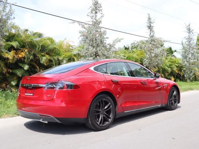 2015 Tesla Model S 70D