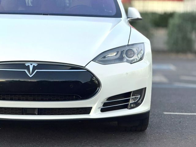 2015 Tesla Model S 70