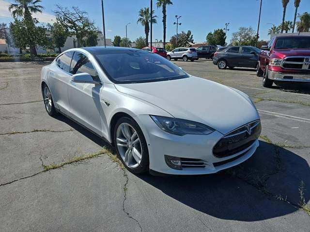 2015 Tesla Model S 90D