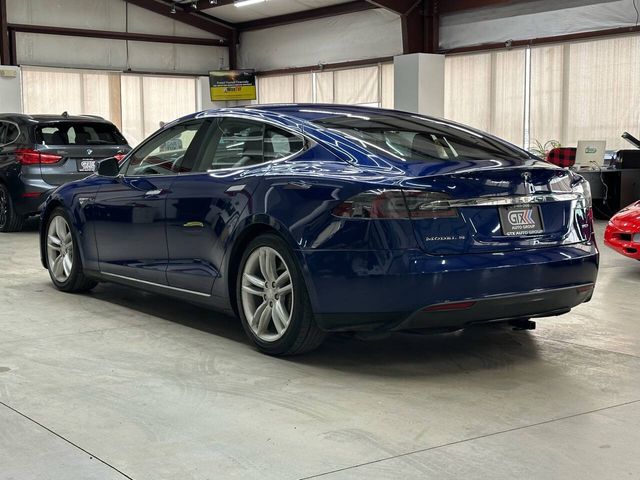 2015 Tesla Model S 90D