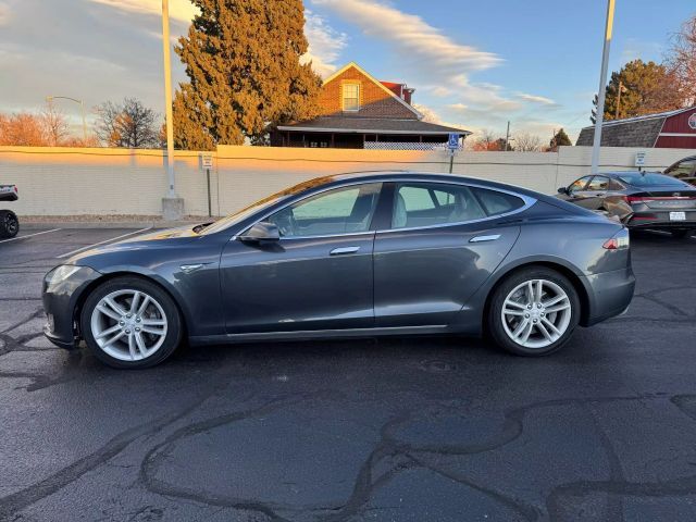 2015 Tesla Model S 90D