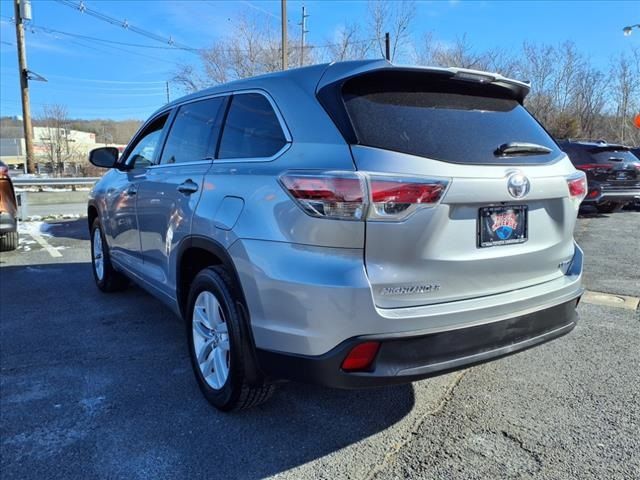 2015 Toyota Highlander LE