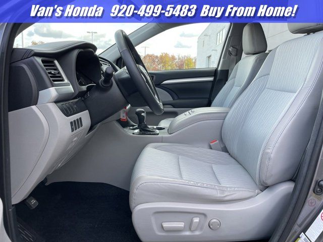 2015 Toyota Highlander LE