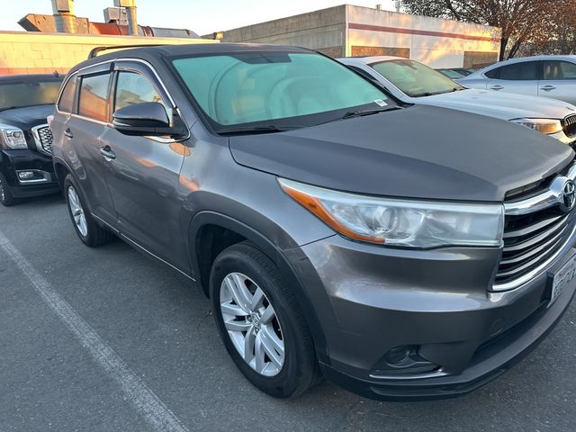 2015 Toyota Highlander LE