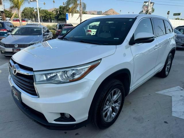 2015 Toyota Highlander LE