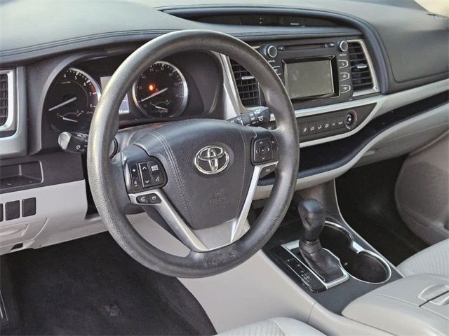 2015 Toyota Highlander LE