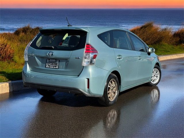 2015 Toyota Prius v Five