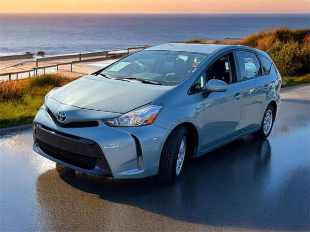 2015 Toyota Prius v Five