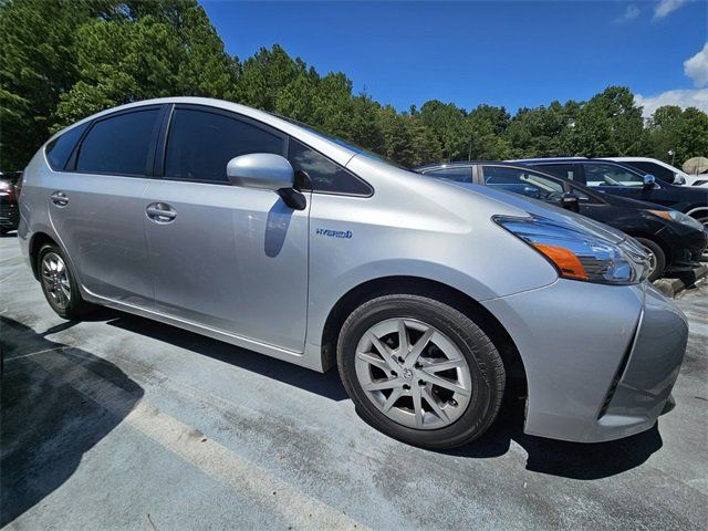 2015 Toyota Prius v Five