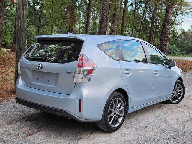 2015 Toyota Prius v Five