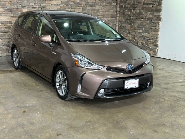 2015 Toyota Prius v Five