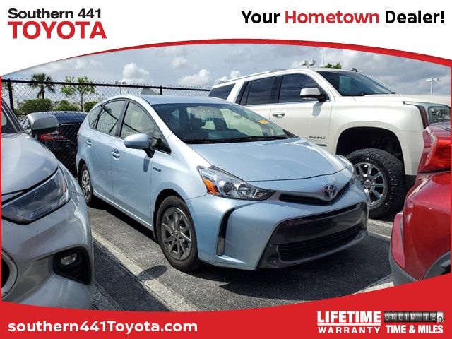 2015 Toyota Prius v Five