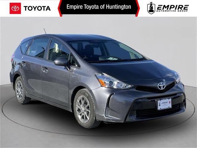 2015 Toyota Prius v Five