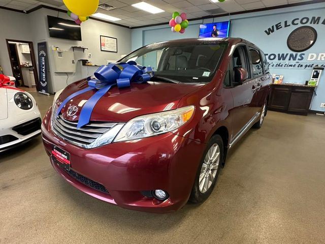 2015 Toyota Sienna 
