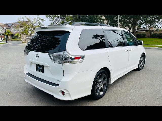 2015 Toyota Sienna 