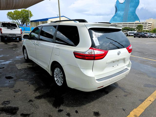 2015 Toyota Sienna XLE Premium