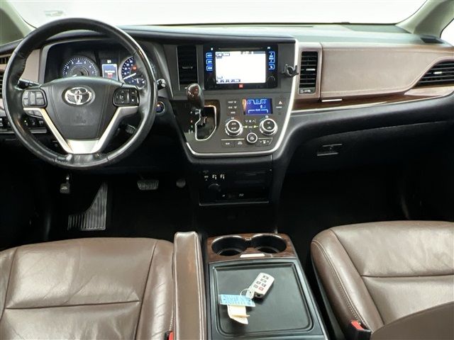 2015 Toyota Sienna 