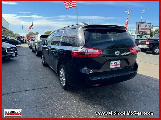 2015 Toyota Sienna 