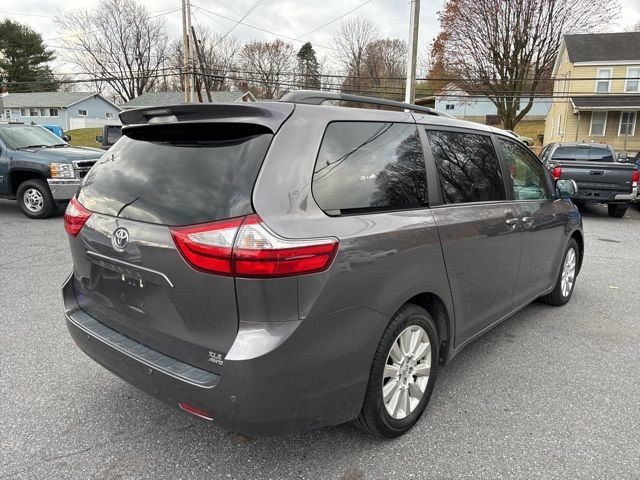 2015 Toyota Sienna 