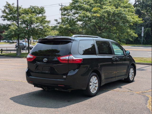 2015 Toyota Sienna 