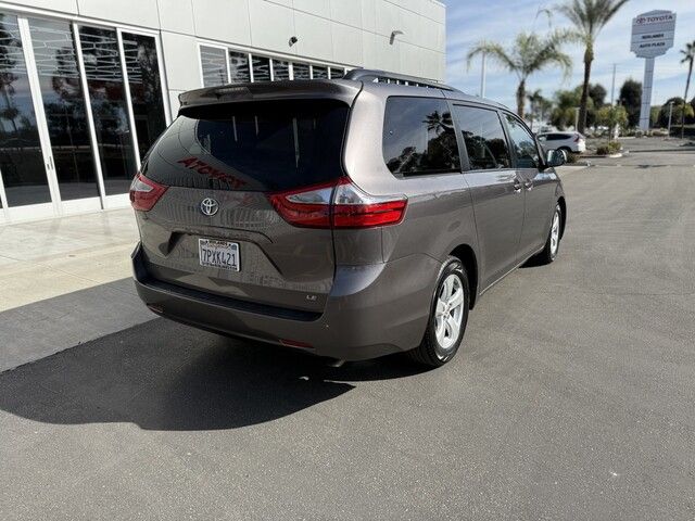 2015 Toyota Sienna 