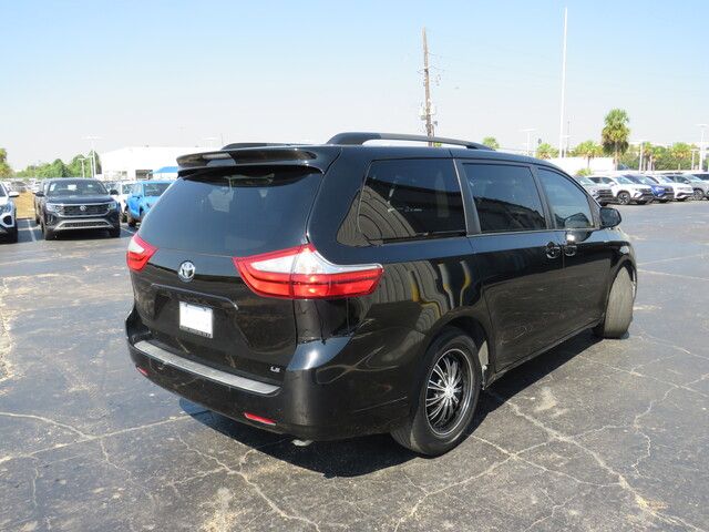 2015 Toyota Sienna 