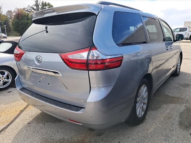 2015 Toyota Sienna 