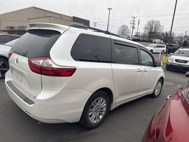 2015 Toyota Sienna XLE