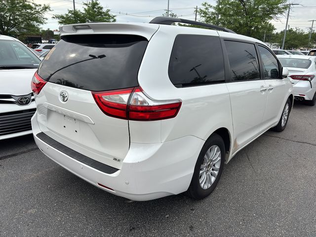 2015 Toyota Sienna 