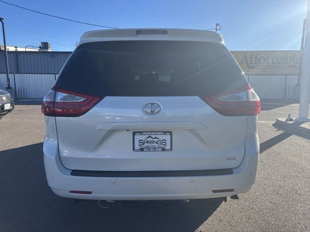 2015 Toyota Sienna 