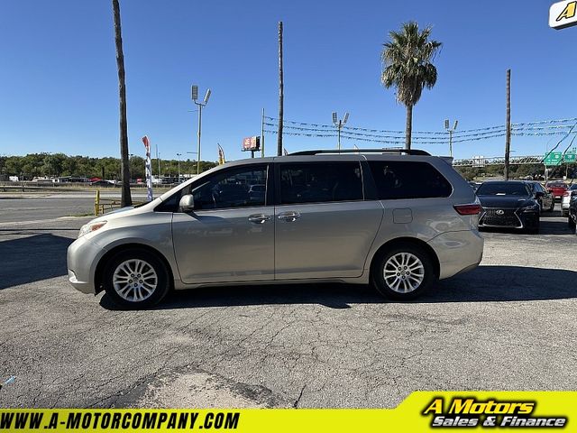 2015 Toyota Sienna 