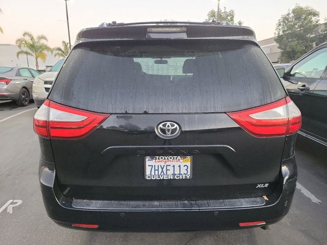 2015 Toyota Sienna 