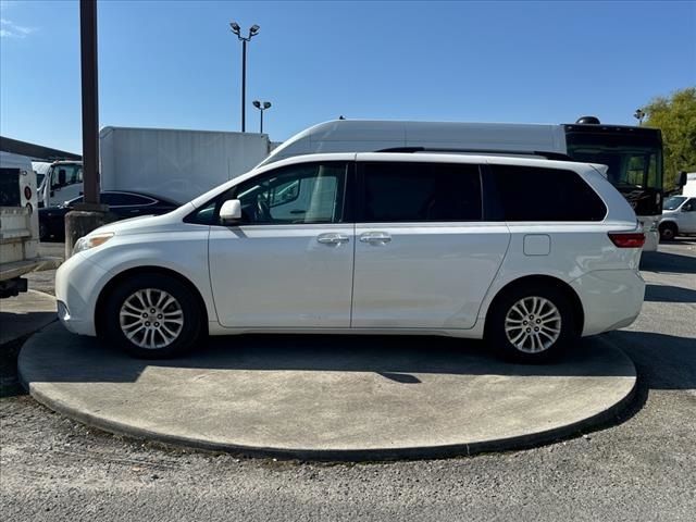 2015 Toyota Sienna 