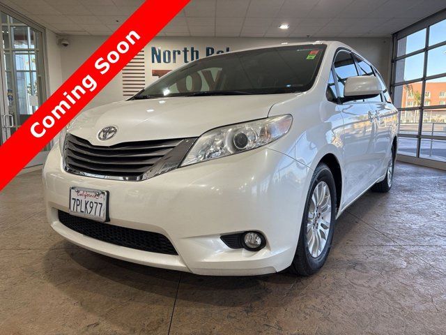 2015 Toyota Sienna XLE Premium