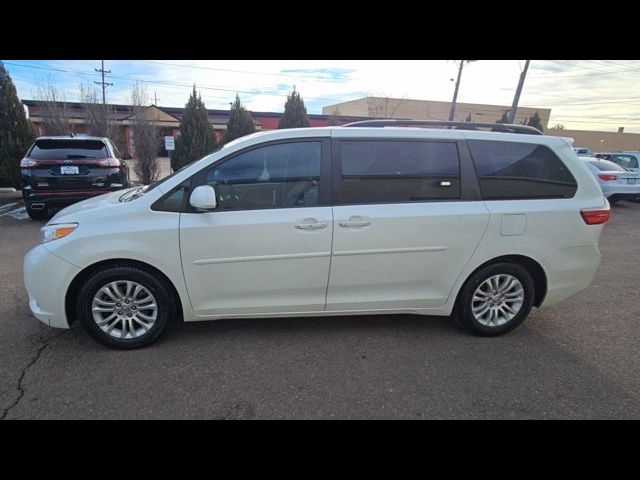 2015 Toyota Sienna 