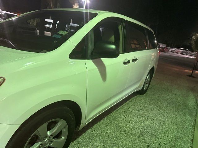 2015 Toyota Sienna L